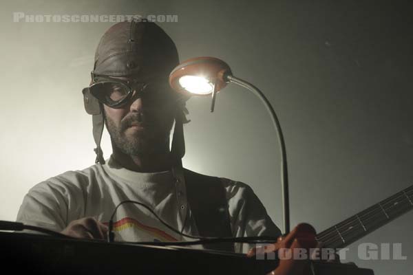 STEEPLE REMOVE - 2009-01-21 - PARIS - La Maroquinerie - 